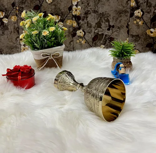 Vista 4 de 1 copa de cáliz de latón para vino, temática gótica, copa dorada, Navidad, regalos medievales renacentistas para comunión, Navidad, boda, aniversario