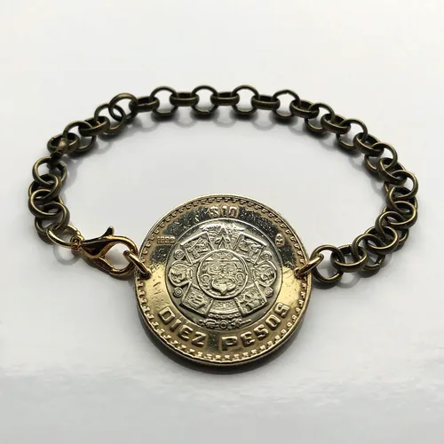 Vista 5 de Pulsera de monedas de 10 pesos 2022 México Calendario azteca de piedra del sol Escultura mexicana Tnatiuh Tlaltecuhtli Yohualtecuhtli Tenochtitlan