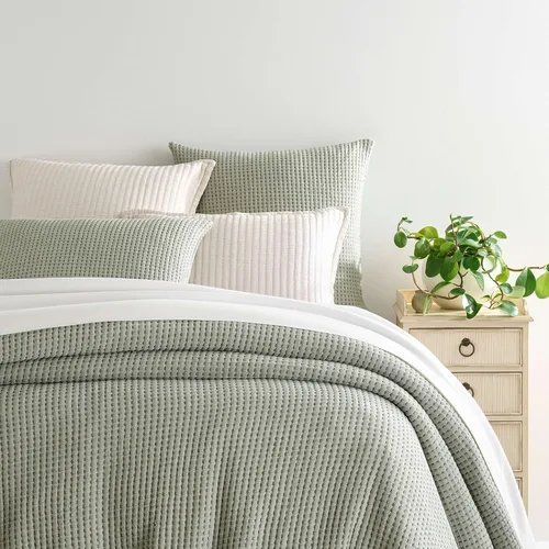Vista 6 de Pine Cone Hill Pick Stitch Evergreen - Funda de almohada de Matelasse, tamaño estándar, patrón sólido verde