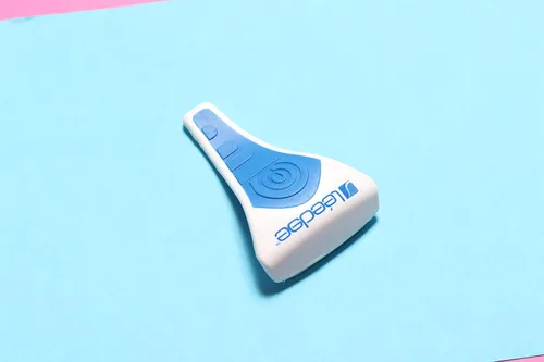 Vista 4 de Exfoliador de cuerpo completo Le Edge, color azul