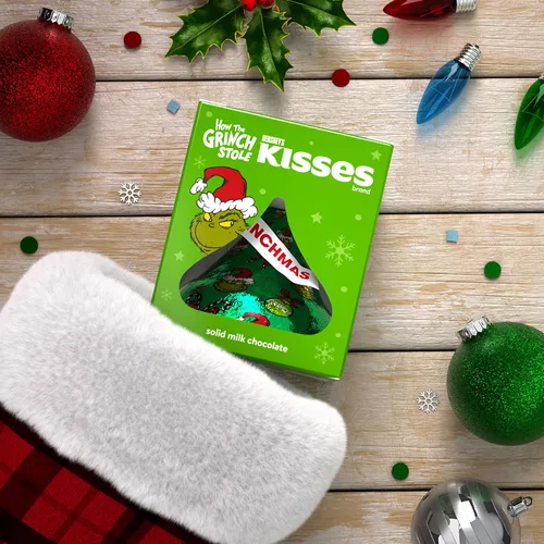 Vista 4 de HERSHEY'S KISSES - Caramelos Grinch de chocolate con leche, cajas de regalo de 1.45 onzas (6 unidades)