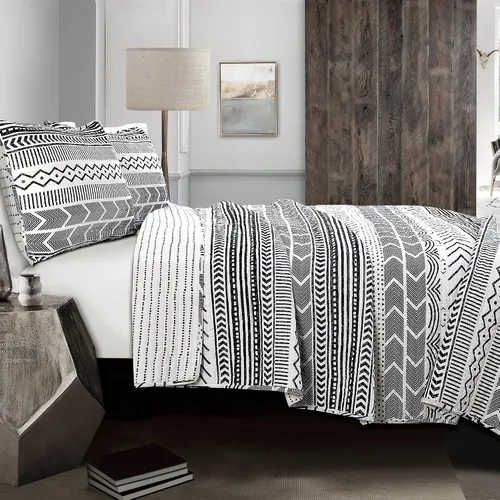 Vista 2 de Lush Decor Hygge Geo - Juego de ropa de cama de 3 piezas, diseño de rayas, tamaño king, negro y blanco