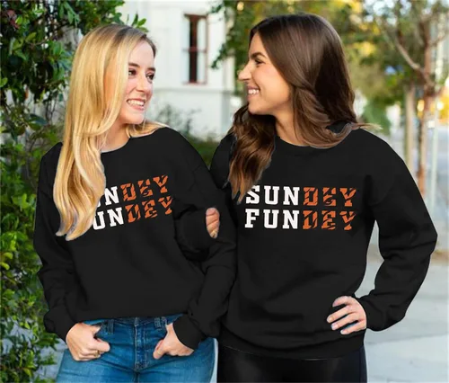 Vista 4 de VILOVE Sudadera con capucha para el día del juego, sudadera con capucha para mujer, diseño de Sundey Fundey, con cuello redondo