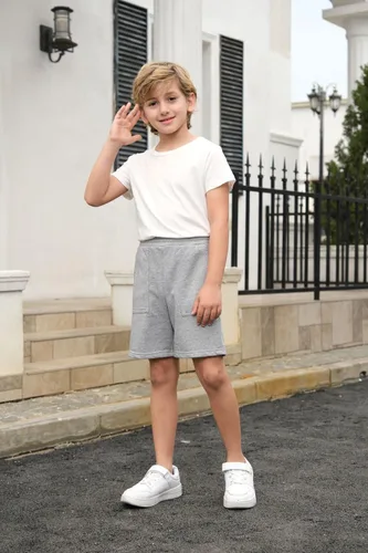 Vista 5 de Coutgo Pantalones cortos deportivos para niños y niñas, pantalones cortos de entrenamiento con bolsillos de 5 a 14 años