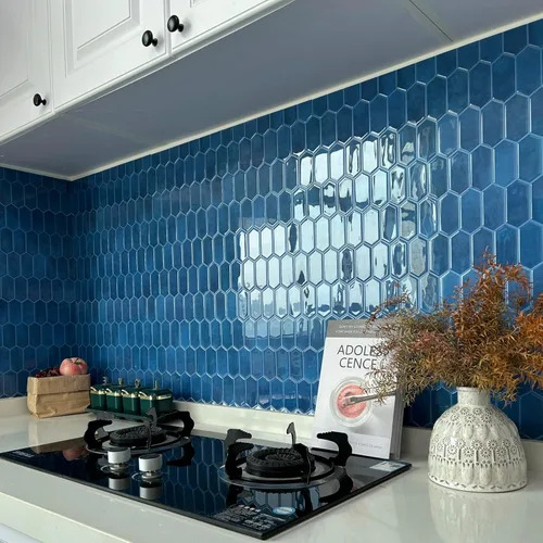 Vista 2 de Azulejos de despegar y pegar para cocina, diseño más grueso 3D autoadhesivo hexagonal largo para pared, azulejos para salpicadero, azul 10 hojas