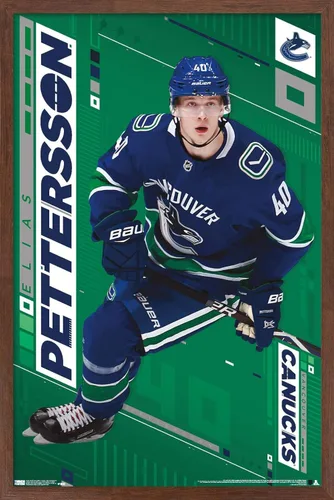 Vista 17 de Trends International NHL Vancouver Canucks - Póster de pared Elias Pettersson 19, 14.725 x 22.375 pulgadas, versión enmarcada de madera de granero