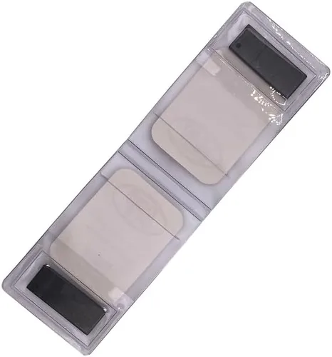 Vista 2 de Paquete de 5, soporte magnético para insignia, se adapta sobre el cinturón o el bolsillo de la camisa. Se adapta a tarjetas verticales de 2 1/2 x 3