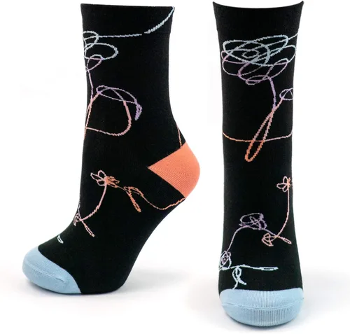 Vista 2 de BTS Love Yourself Calcetines de flores para mujeresniñas Pastel Estético Kpop Album Art por STYLE JJEOREO