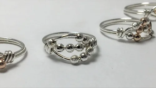 Vista 4 de Anillo de preocupación, anillo de ansiedad, anillo giratorio, plata argentium con cuentas, relleno de oro amarillo o rosa de 14 quilates