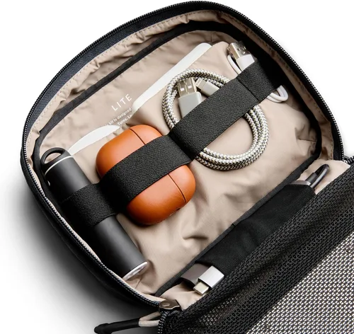Vista 3 de Bellroy Lite Tech Kit, organizador de viaje electrónico, color negro