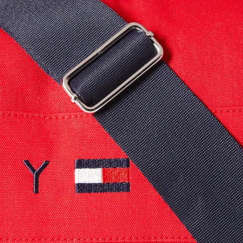 Vista 4 de Tommy Hilfiger Bolso de lona Jackson para hombre, Manzana roja