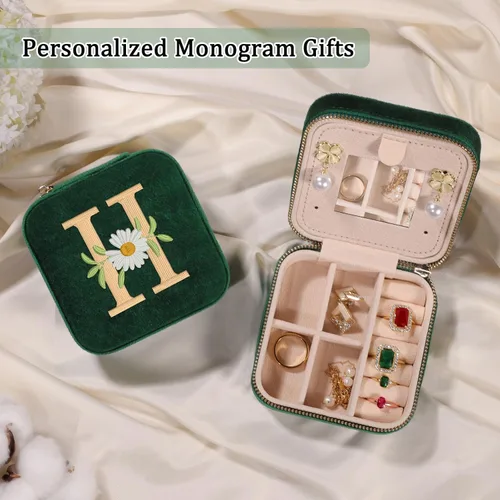 Vista 5 de GSPY Joyero de viaje, joyero de terciopelo con inicial, regalos personalizados para mujeres, joyero de viaje pequeño, organizador de joyas, regalos