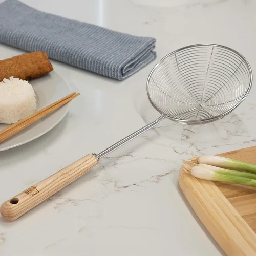Vista 20 de Joyce Chen Kitchen Spider Strainer - Cesta de alambre de acero inoxidable de 7 pulgadas con mango de bambú resistente al calor