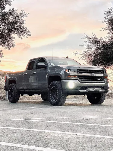 Vista 6 de Kit de nivelación para Chevy 2007–2017 Sierra GMC, nivelación de 3 in frontal y 2 in trasera de MotoFab CH-3F-2R.