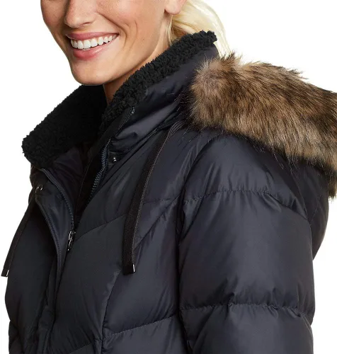 Vista 4 de Eddie Bauer Parka Cascadian de plumón para mujer