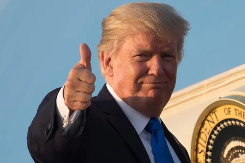 Vista 4 de Impeach This - Billetes Trump 2020 - Cada billete viene en un soporte de moneda semirrígido de lujo - Edición limitada coleccionable - Fabricado