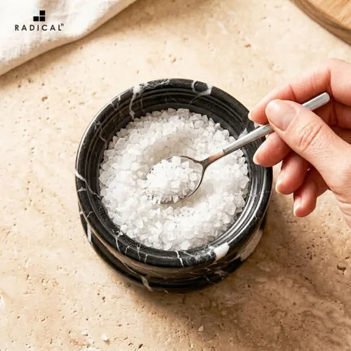 Vista 4 de Radicaln Salero de Mármol con Tapa de 3.5 Pulgadas, Caja de Sal Cebra Negra, Contenedor de Condimentos y Frascos de Especias, Portasales de Piedra