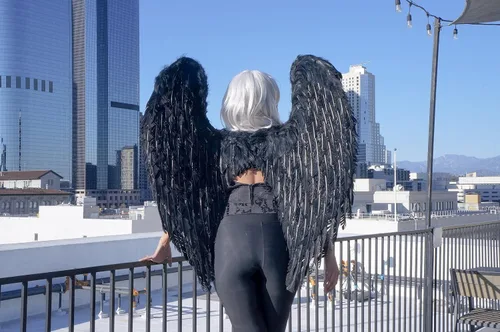 Vista 6 de Zucker Alas de ángel negras - Alas de plumas naturales grandes para adultos para disfraces de demonio diablo y maléfica o cosplay