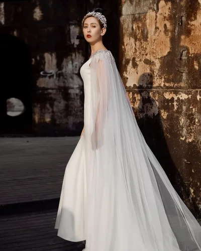 Vista 4 de ULAPAN Capas de boda con diamantes de imitación, chal de abrigo de perlas para vestido de novia, chamarras y bolero