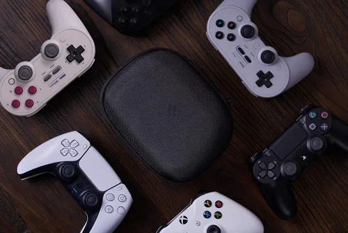 Vista 7 de 8Bitdo Classic Controller Travel Case for Pro 2 Controllers & Sn30 Pro+ Controller, Switch Pro Controller, PS5, PS4, Xbox One Controller and More
