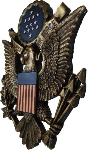 Vista 2 de Ebros Gift Emblema patriótico de la Fuerza Aérea de Estados Unidos con 2 viejas banderas estadounidenses fieles y placa decorativa de pared