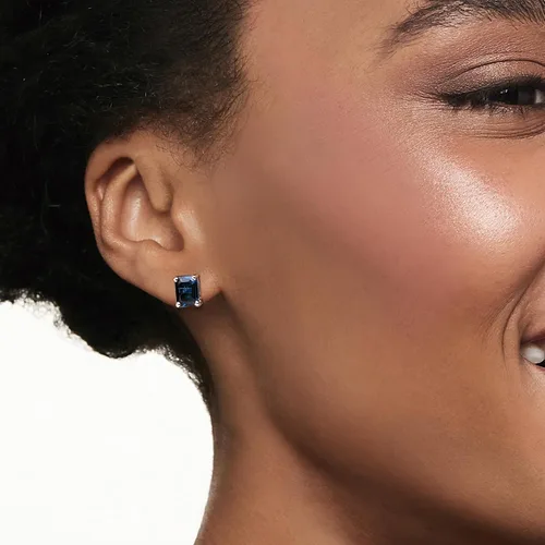 Vista 2 de Ross-Simons Pendientes de tuerca con topacio azul Londres de 3,00 qt t en plata de ley, Gema, Topacio