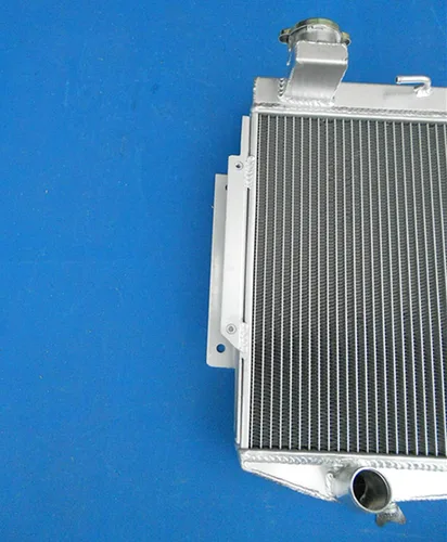 Vista 3 de Radiador de aluminio de 3 hileras para Datsun Roadster Fairlady MT 1966-1970 1967 1968 1969