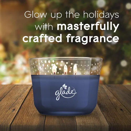 Vista 3 de Glade Candle Fall Night Long, Vela perfumada con aceites esenciales, vela ambientadora, vela de 3 mechas, 6.8 onzas