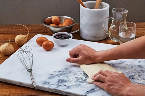 Vista 4 de JEmarble Tablero para Pastelería 8x12 pulgadas con Pies de Goma Antideslizantes para Mayor Estabilidad, Perfecto para Mantener la Masa Fresca