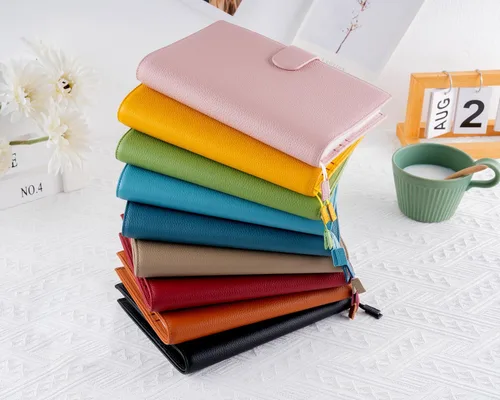 Vista 5 de A5 Funda de cuero para planificador de Hobonichi Cousin, Stalogy, Midori, Leuchtturm1917, y más - con presilla para bolígrafo, ranuras para Negro