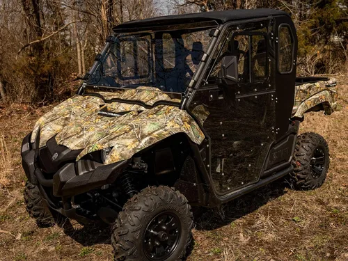 Vista 4 de SuperATV Yamaha Viking - Cerramiento de cabina con puertas, ver ajuste, hecho de policarbonato ligeramente teñido resistente a las rayaduras