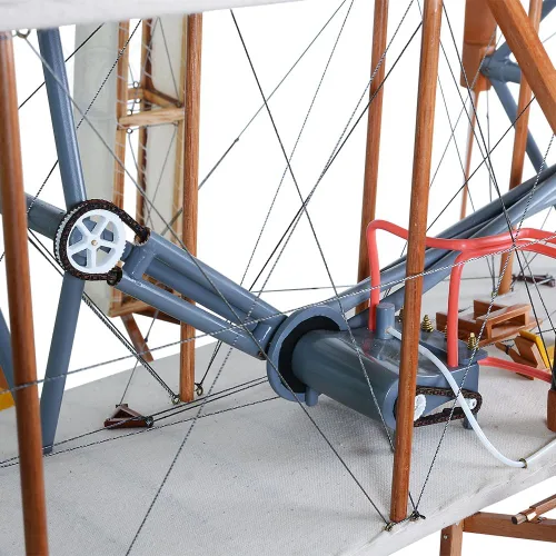 Vista 4 de Old Modern Handicrafts 1903 Wright Brother Flyer - Escala 1:10 - Modelo de avión - Modelo de avión de madera de calidad de museo para el hogar
