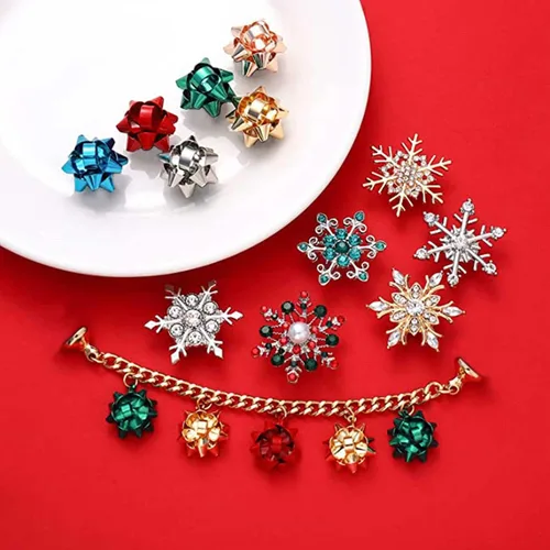 Vista 2 de XOCARTIGE Dijes de Navidad para zapatos para sandalias de zueco con diamantes de imitación regalo de arco de muñeco de nieve adornos de zapatos