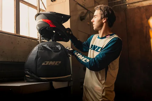 Vista 5 de ONE Industries Casco X197 Carbon MX