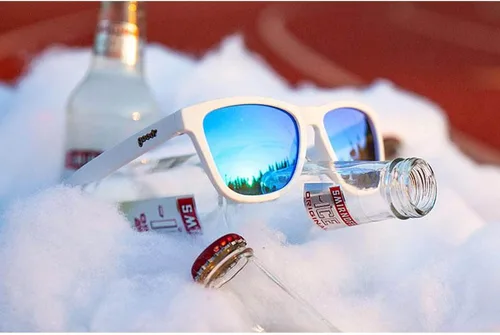 Vista 4 de Lentes de sol polarizados para los UV antideslizantes sin rebote de Goodr