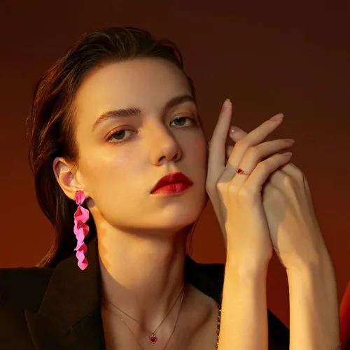 Vista 6 de Dangle Acrylic Petal Earrings - Long Drop Rose Flower Earrings for Women and Girls