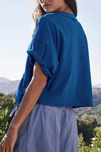 Vista 4 de Camisetas cortas extragrandes de entrenamiento de para mujer, estilo informal, de manga corta, hombros caídos, con dobladillo enrollado, básicas