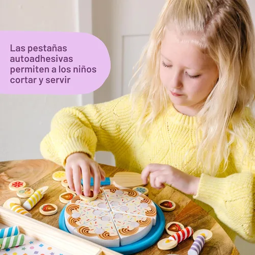 Vista 3 de Melissa & Doug, pastel de fiesta de cumpleaños, juego con alimentos, mezclar y combinar, decoraciones para pastel y 7 velas