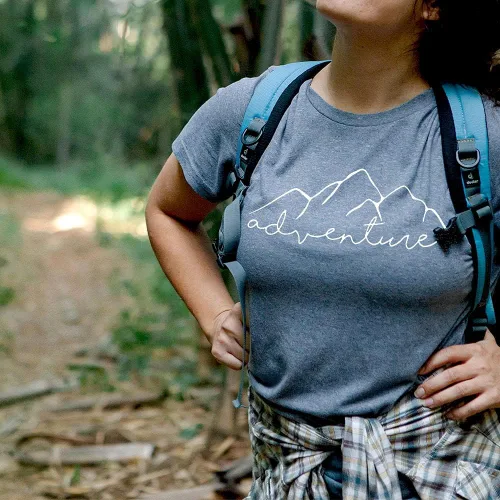 Vista 3 de Camiseta deportiva sin mangas para mujer, diseño de aventura de montaña, senderismo, campamento, divertida camiseta deportiva