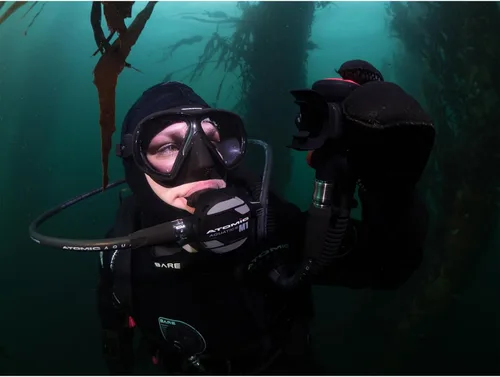 Vista 3 de Atomic Aquatics SubFrame - Máscara de buceo con lentes ultra transparentes