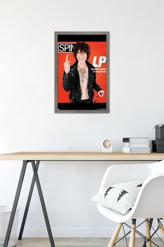 Vista 6 de Trends International SPIN Magazine - Póster de pared LP 21, 14.725 x 22.375 pulgadas, versión enmarcada de madera de granero