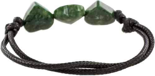 Vista 4 de NOVICA Pulsera con colgante de jade hecha a mano artesanal Corazón en verde de algodón de Guatemala [6 in min L x 10 in max L 0.118 in W Colgante(s)