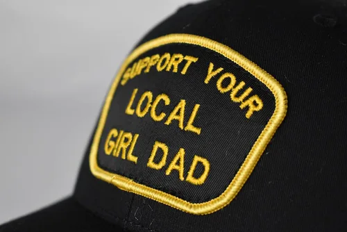 Vista 3 de Support Your Local Girl Dad Patch Hat Solid Black, Sólido Negro