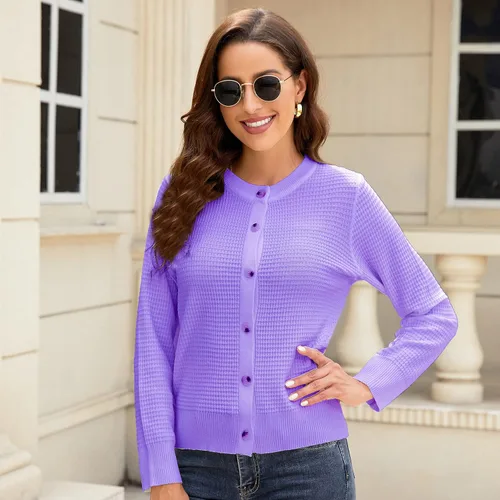 Vista 3 de Suéter clásico de punto sólido de manga larga con cuello redondo y botones para mujer