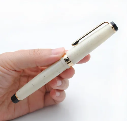 Vista 7 de JINHAO 82 Pluma estilográfica (blanco fluorescente, punta fina 0.020 in)