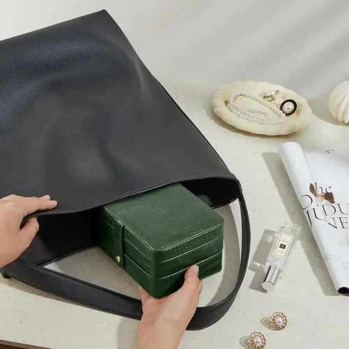 Vista 5 de Estuche organizador de joyas de viaje de piel sintética para mujeres y niñas, joyero portátil de 2 capas para aretes, anillos, collares, pulseras