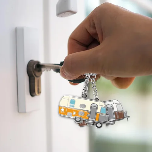 Vista 4 de Llavero de casa rodante con texto en inglés "Happy RV", llavero para parejas, regalo para hombres y mujeres, accesorios de campamento, paquete de 2