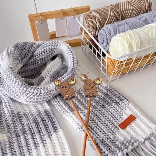 Vista 6 de Paquete de 10 tapones de aguja de tejer de ciervos coloridos, protectores de puntos, protectores de punta de aguja de silicona, accesorios