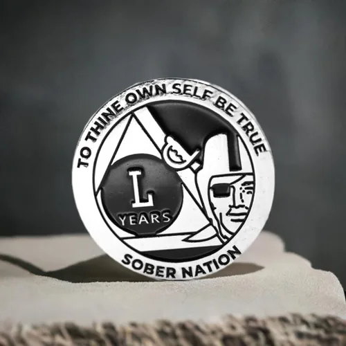Vista 4 de MYRECOVERYSTORE Silver and Black Pirate Alcohólicos Anónimos AA Chip w/Moneda Cápsula AA Medallón Anual 1-50 años