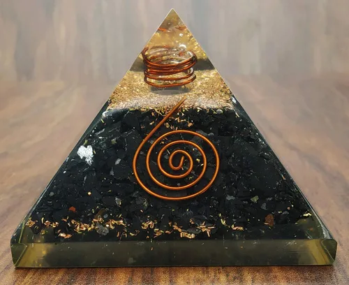 Vista 3 de Pirámide de orgón grande Cristal de pirámide de shungita Pirámide de orgonita en espiral Pirámides de órganos Curación de energía positiva